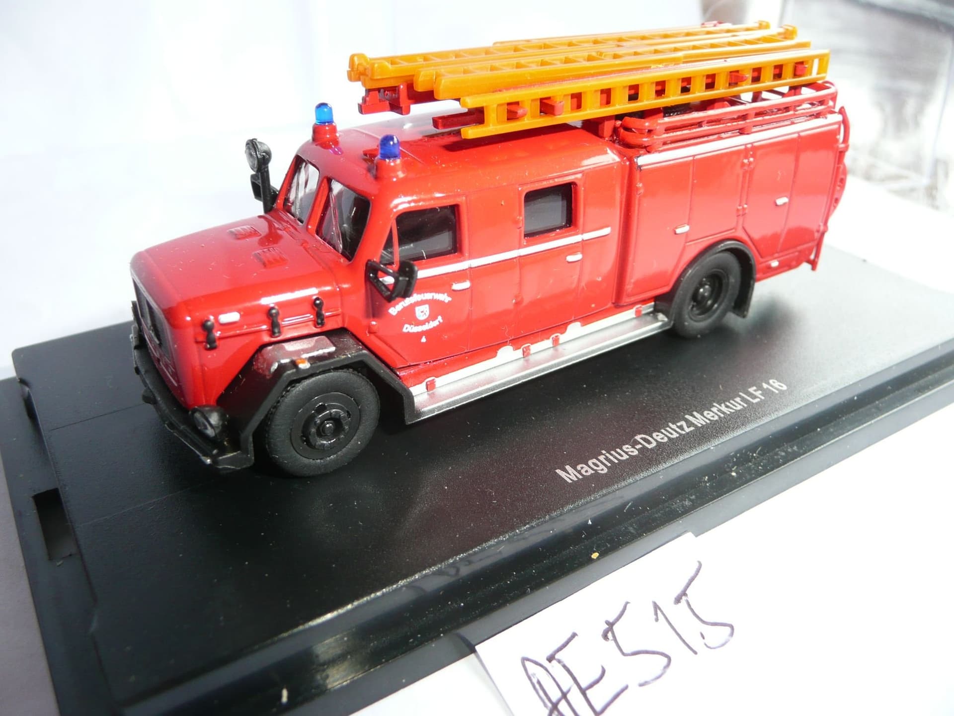 Modellastbil H0 1:87 Schuco Brandbil Magrius-Deutz Merkur LF16