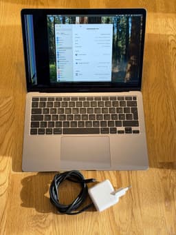 MacBook Air 13" Retina 2020, A2179 8GB/256GB med spräckt skärm