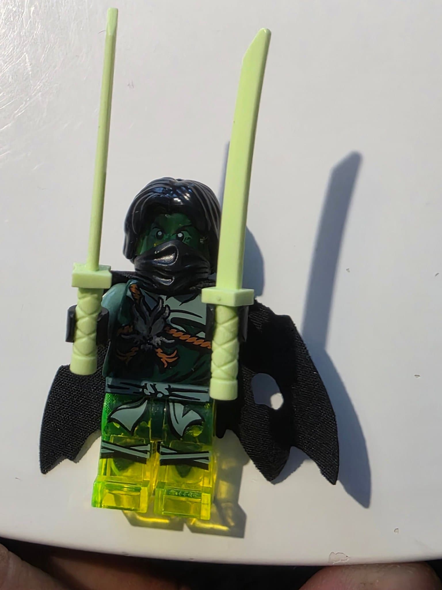 Lego njo0163 Morro - Possession, Black Tattered Cape
