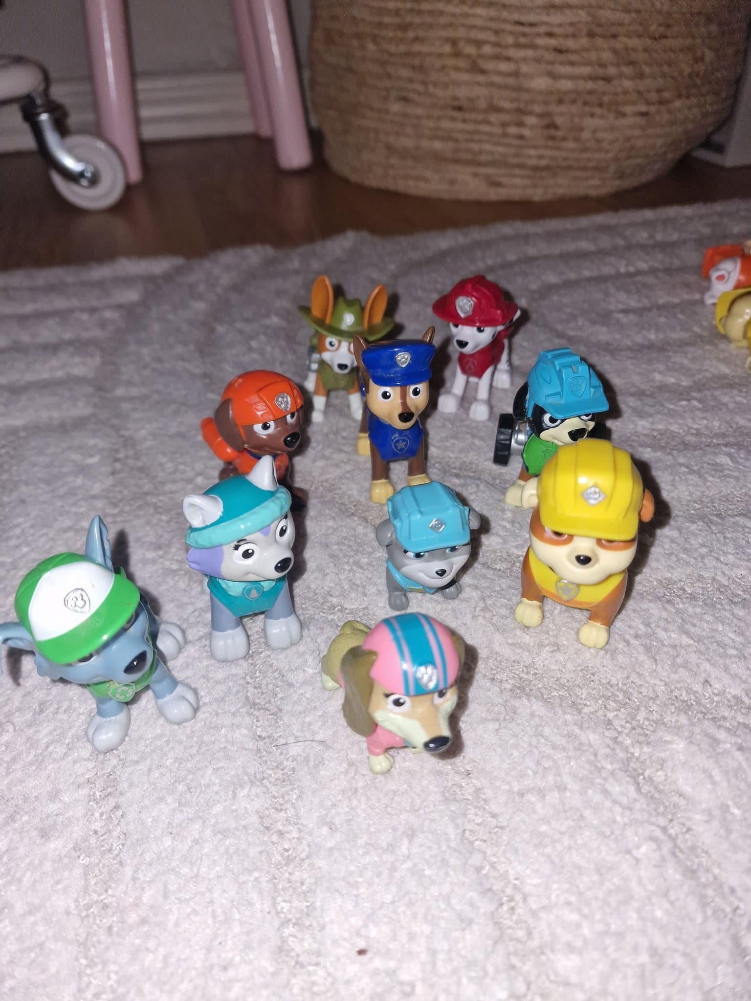 10 srycken Paw Patrol figurer,nyskick