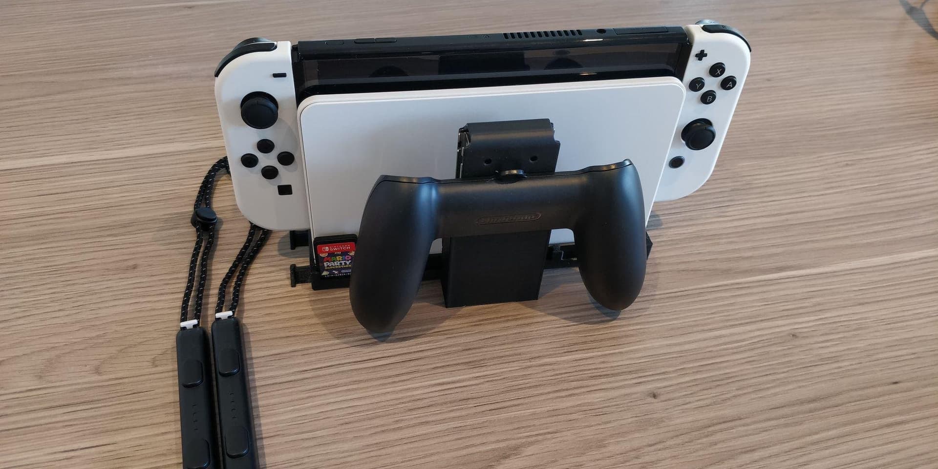 Vägghållare för Nintendo Switch OLED – Smart och stilren förvaring