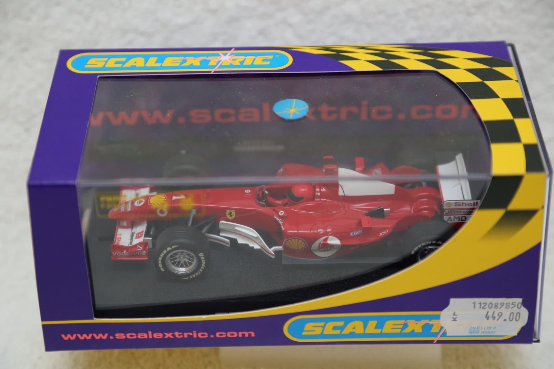 Scalextric Ferrari F2004 Formel 1-bil. Helt ny i display
