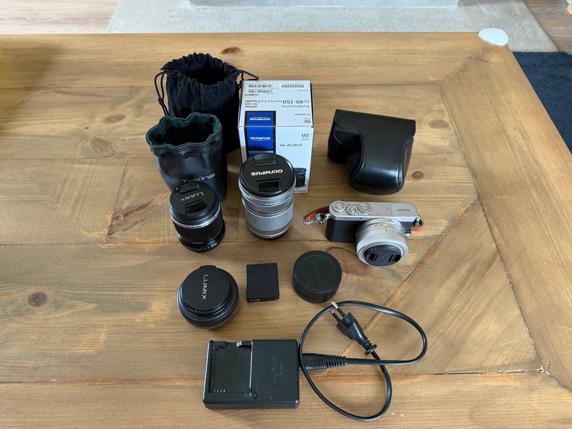 Panasonic DMC-GM1 Kompakt systemkamera med 4 objektiv och tillbehör