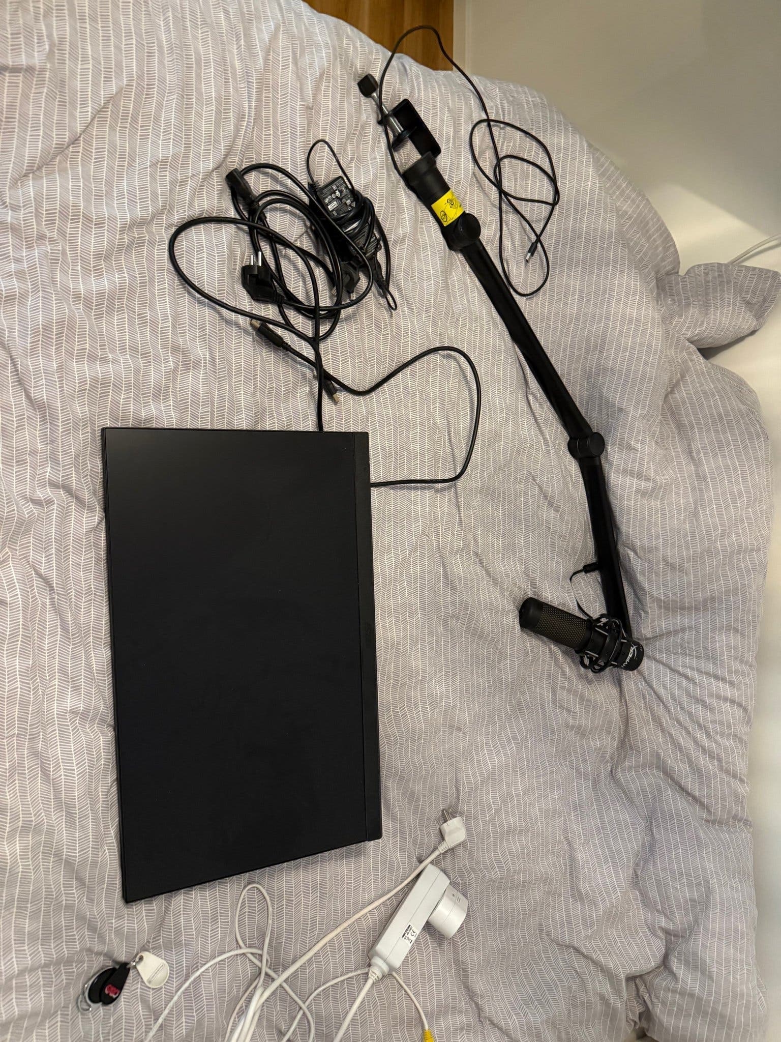 Gaming tillbehör 144hz skärm 60hz skärm + mikrofon