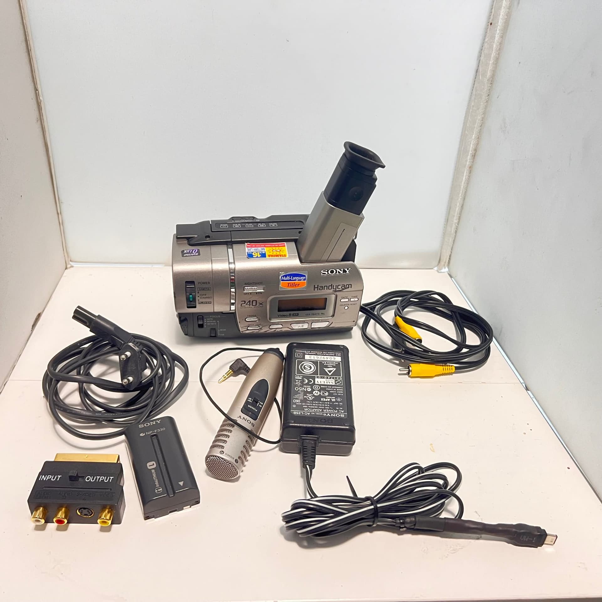 Sony Handykamera CCD-TR417E