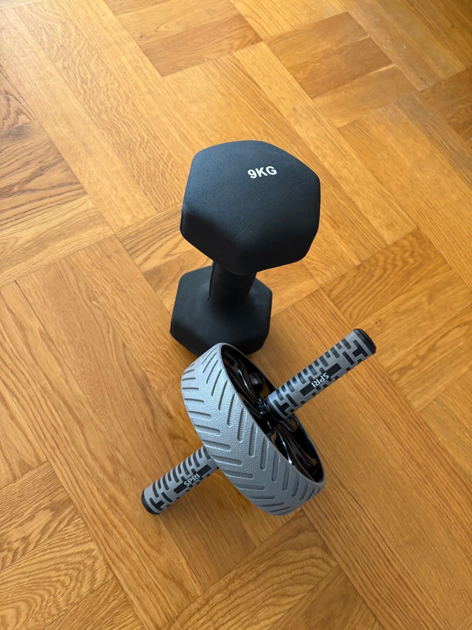 Hantel 9 kg och Ab Roller