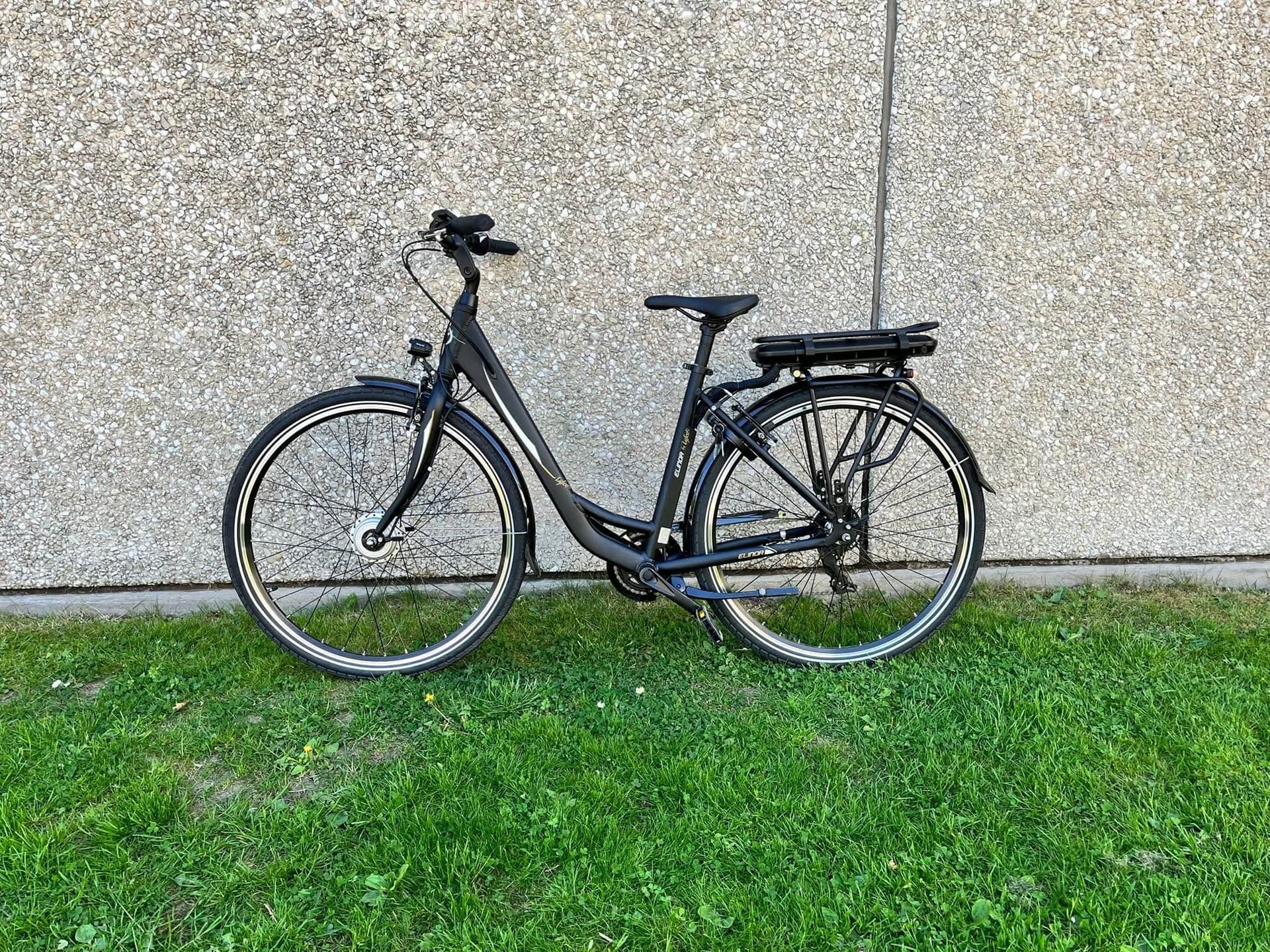 ⚡ Lyfco Elinor 2.0 Elcykel Dam 28" – Nästan oanvänd! ⚡🚴‍♀️