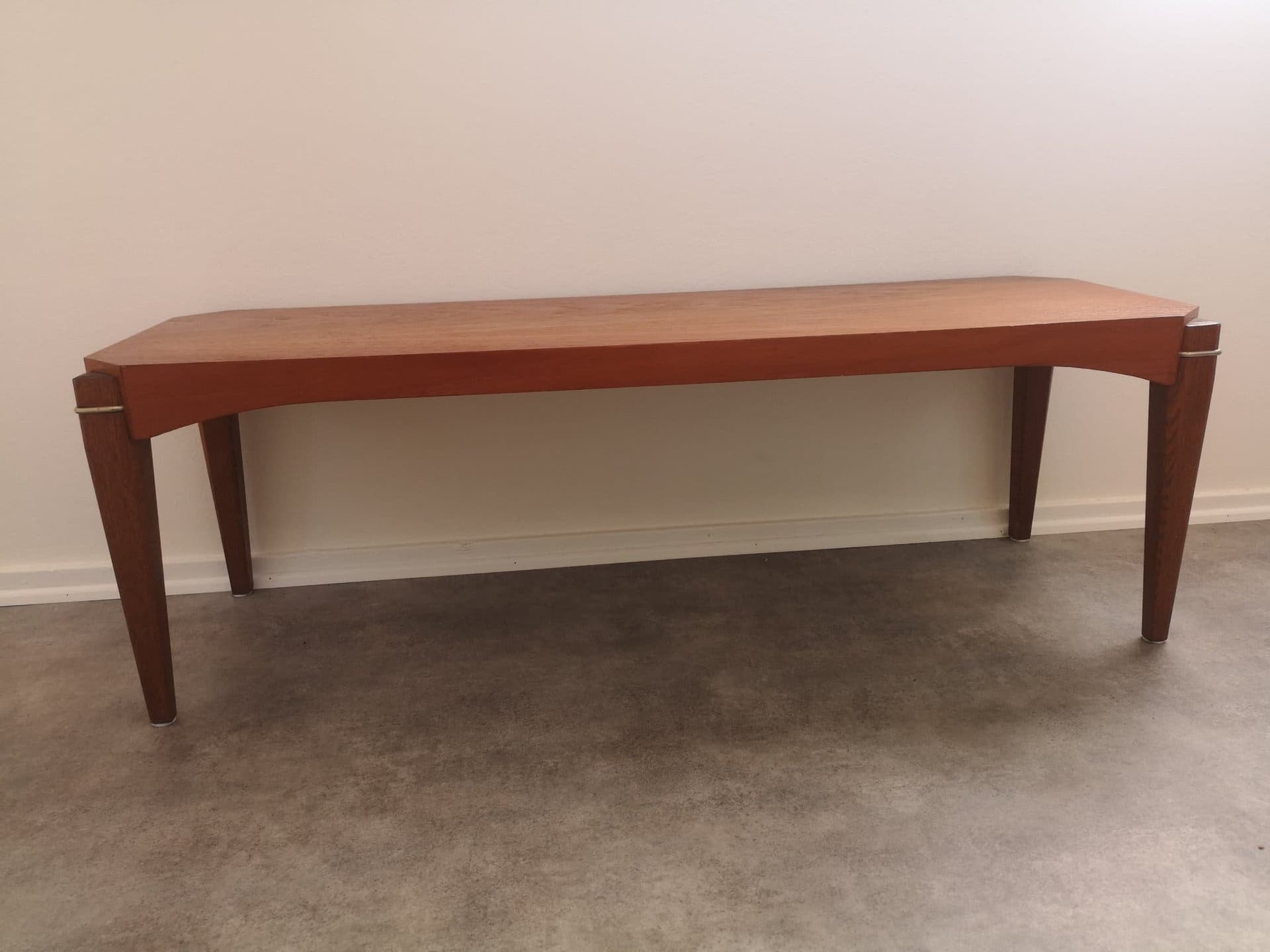 Teakmöbel, bänk 50/60-tal. längd 100 cm. Välbevarad. Reservationspris borttaget.