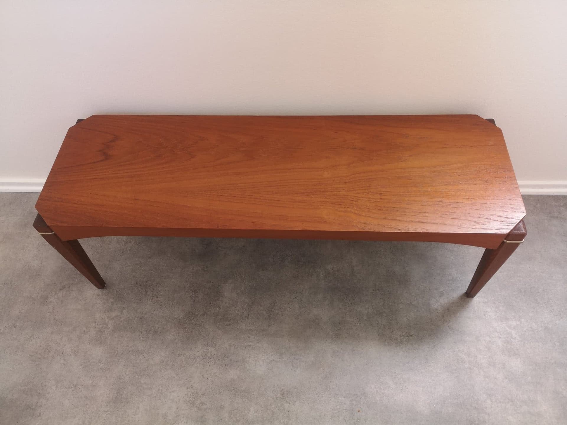 Teakmöbel, bänk 50/60-tal. längd 100 cm. Välbevarad. Reservationspris borttaget.