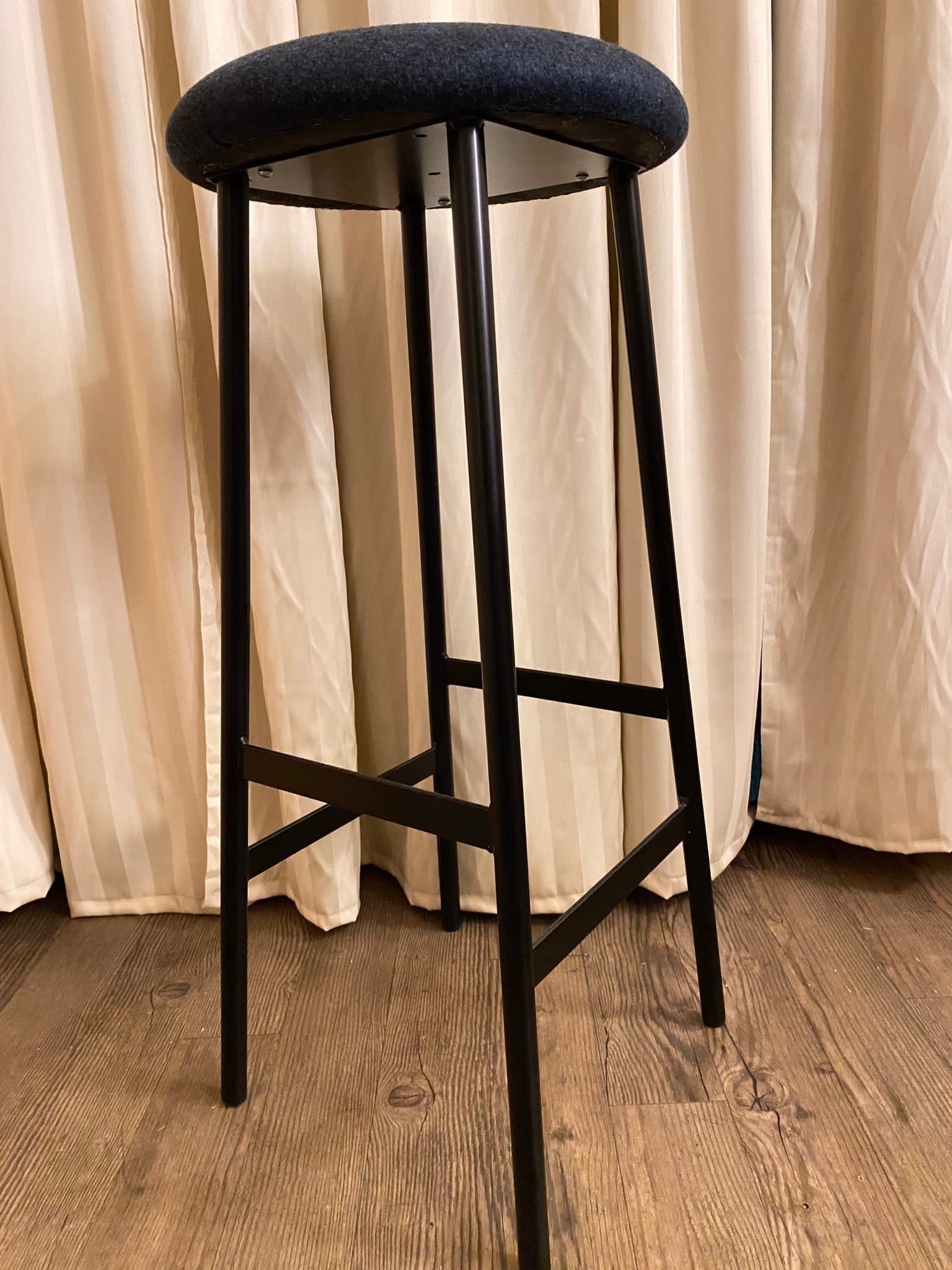Barpall “Sputnik” – Johanson Design – svart/grå – stilren design