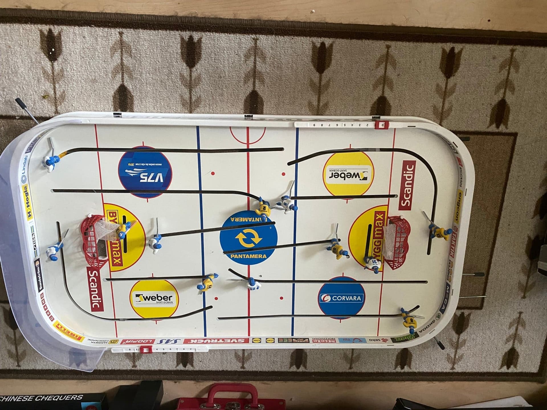 Stiga ishockeyspel, Finland/Sverige, tre puckar ingår kartongen kvar