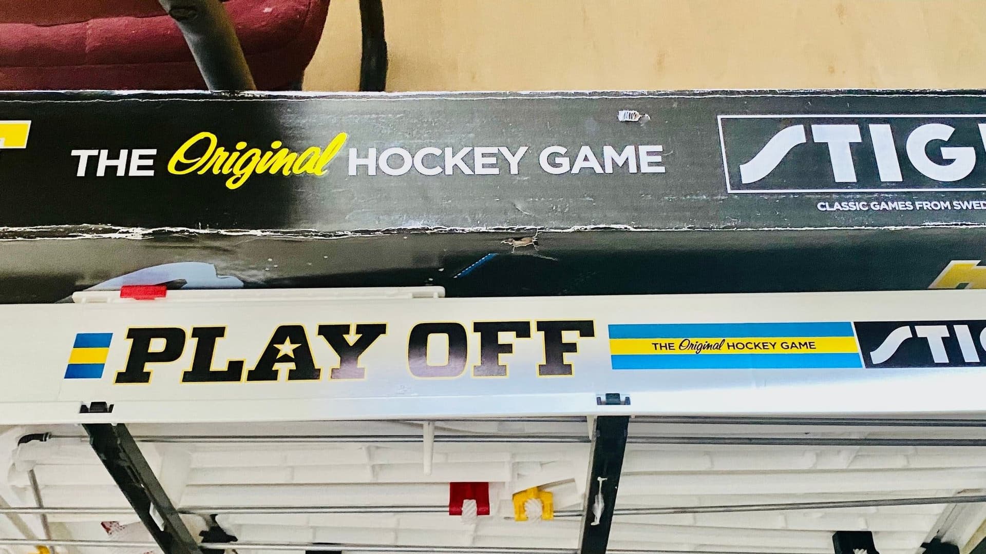 Stiga ishockeyspel, Finland/Sverige, tre puckar ingår kartongen kvar