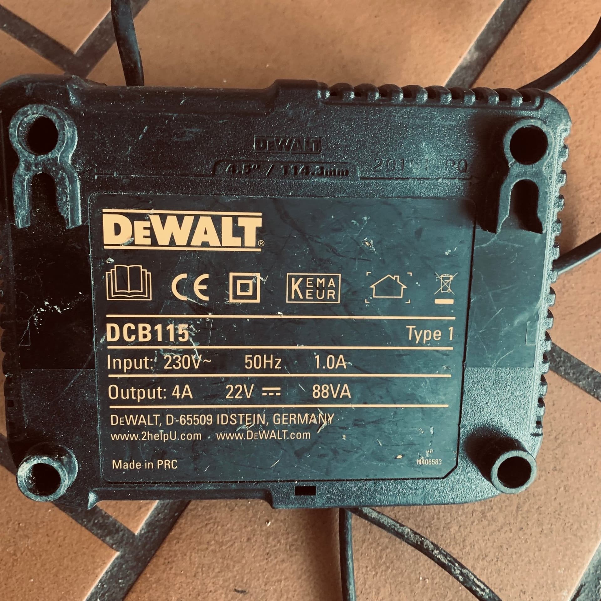 DEWALT DCB115 Batteriladdare