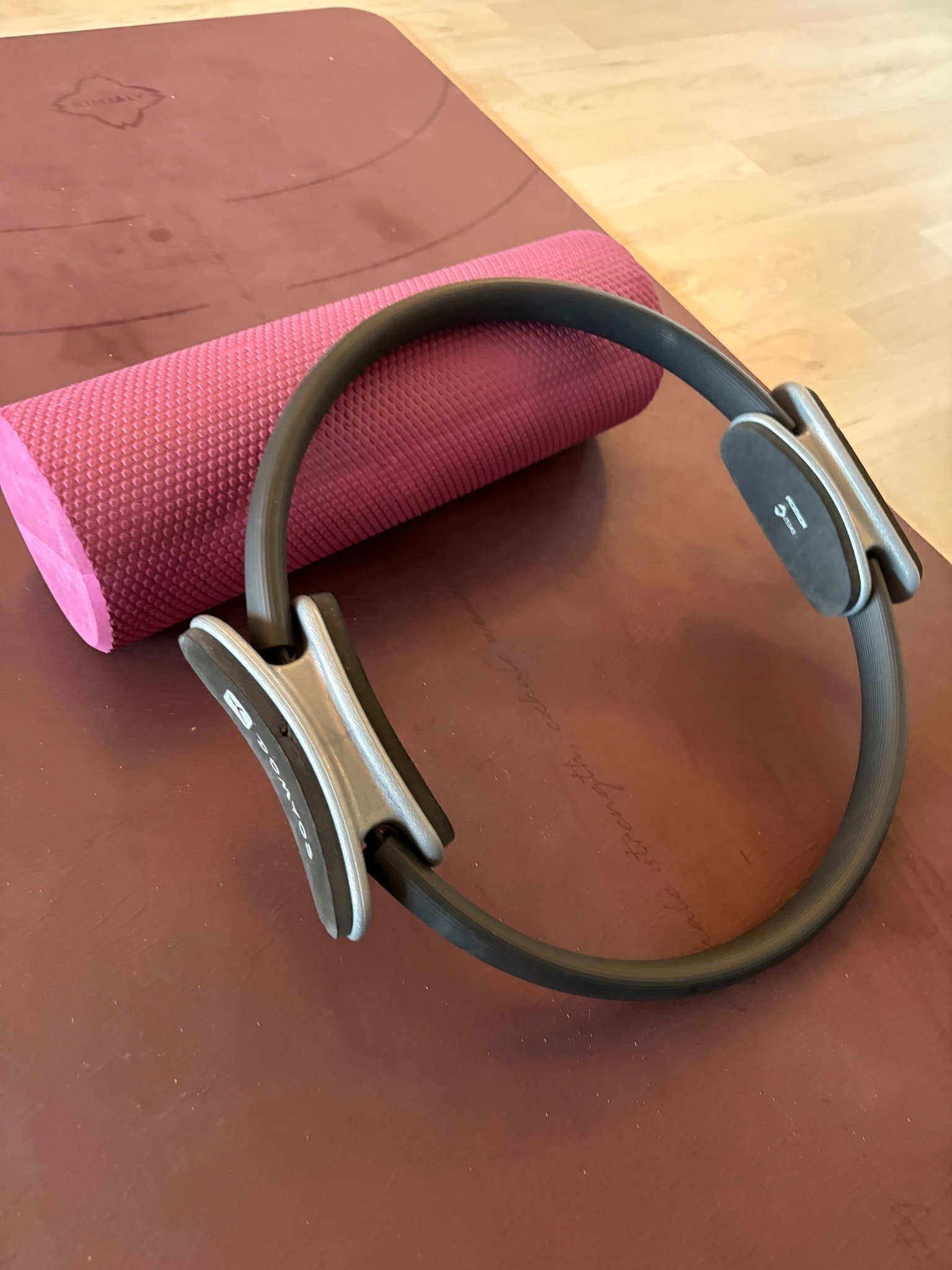 Yogamatta, pilatesring och foamroller