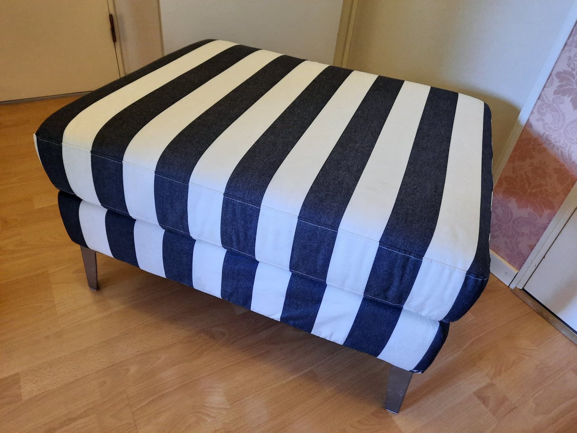 Fotpall IKEA - NY!
