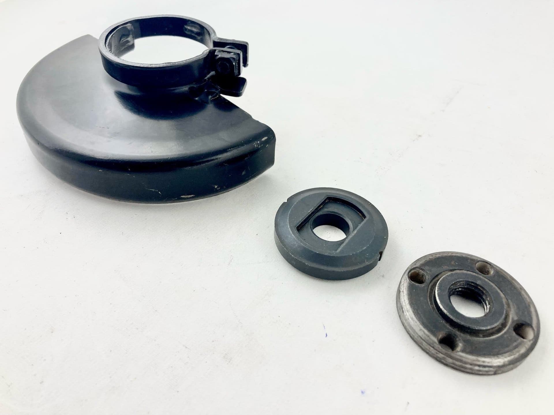 Makita BGA452 - Skyddskåpa Innerfläns Låsmutter Original