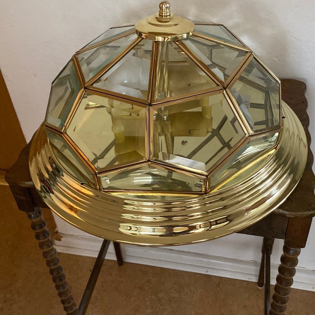 Taklampa i mässing och glas