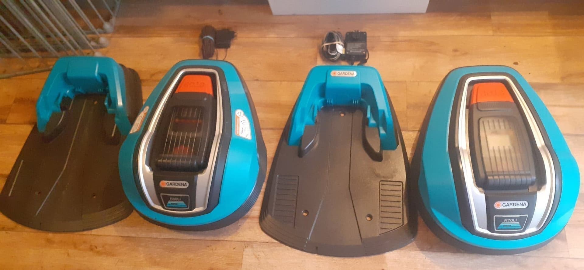 2st GARDENA Robotgräsklippare + Laddstation + Laddare ++