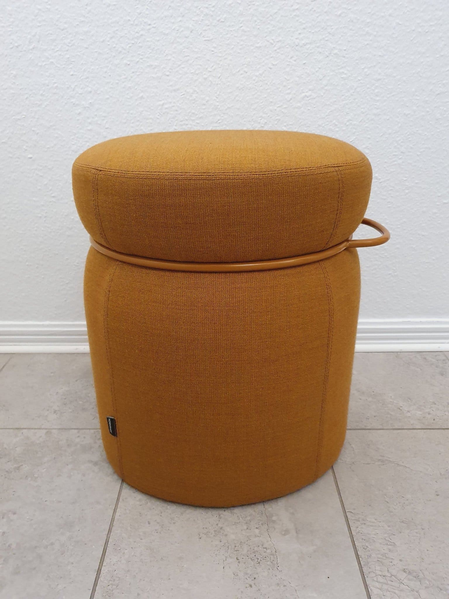 Pall Johanson Design Sittpuff / Fotpall i senapsgul