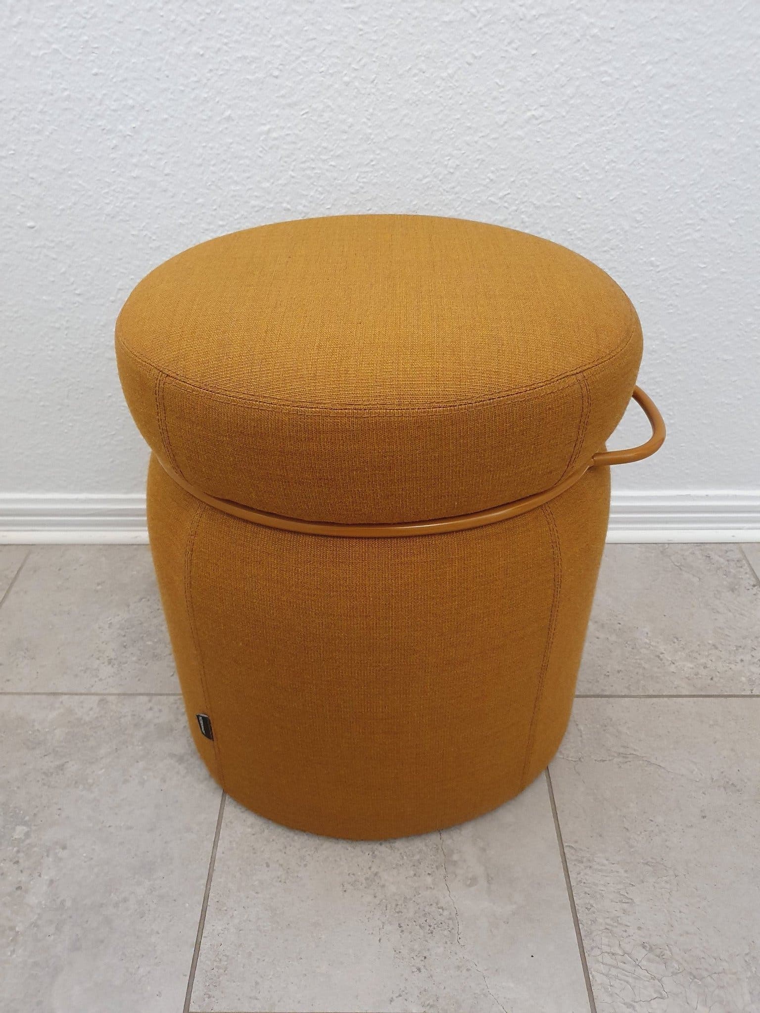 Pall Johanson Design Sittpuff / Fotpall i senapsgul