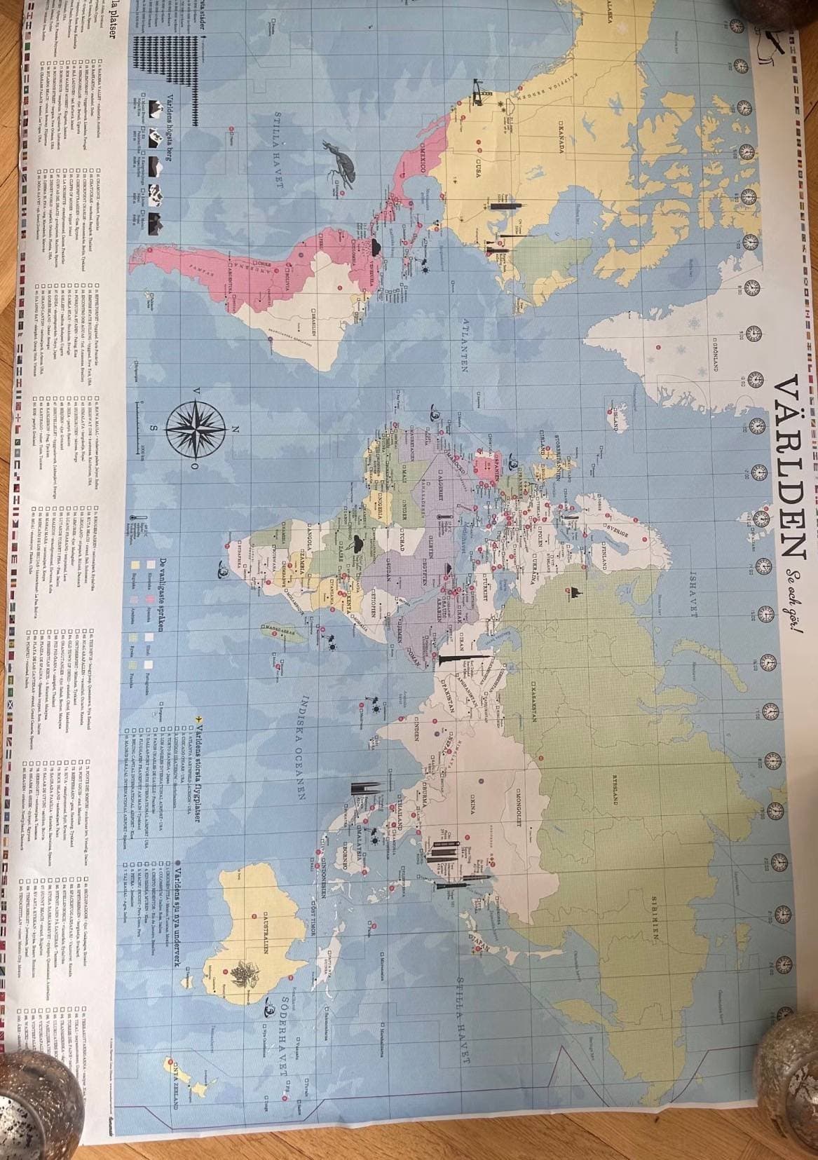 Världskarta plansch på svenska