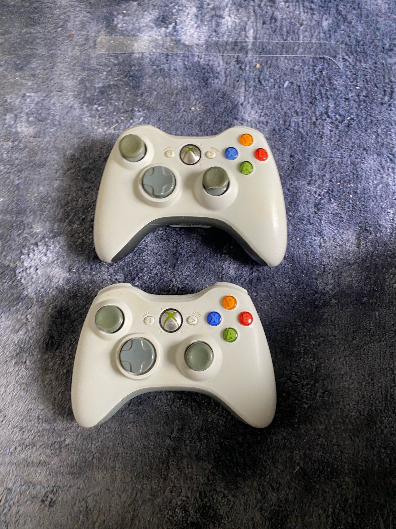 2 Xbox 360 handkontroller