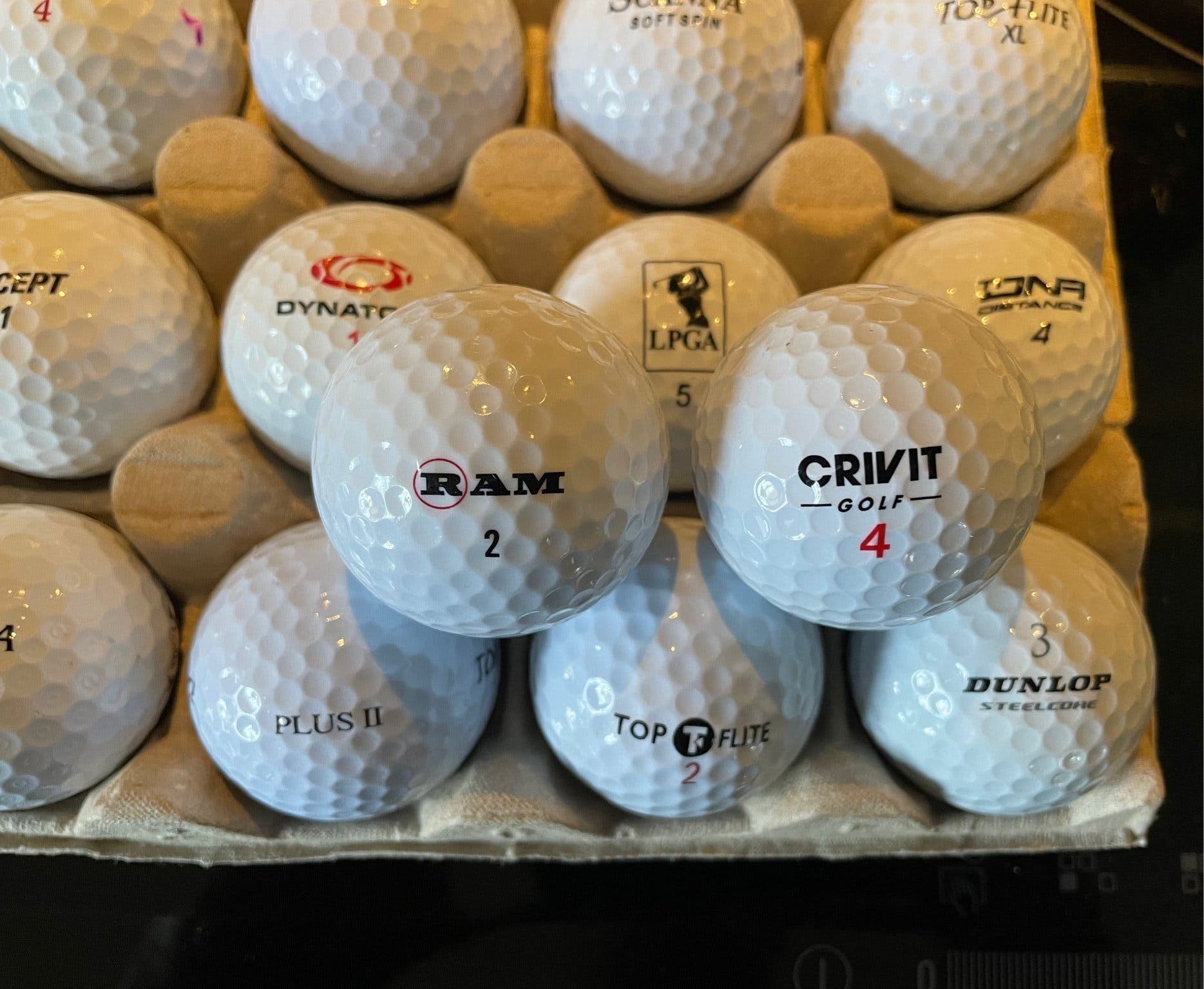 100 st mixade Golfbollar i Bra skick(A/B-klass)