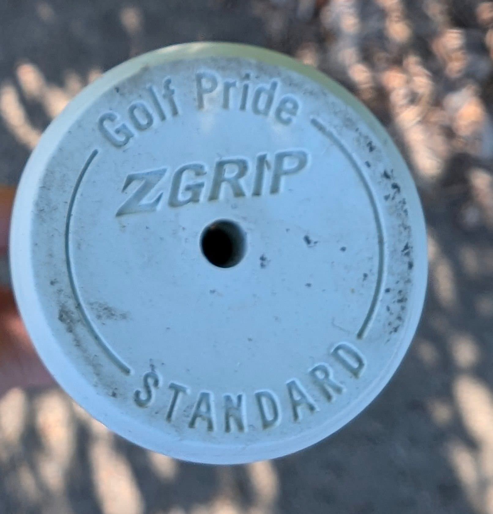 HZRDUS stiff skaft (Titleist hybrid) med Golf Pride ZGRIP Standard grepp