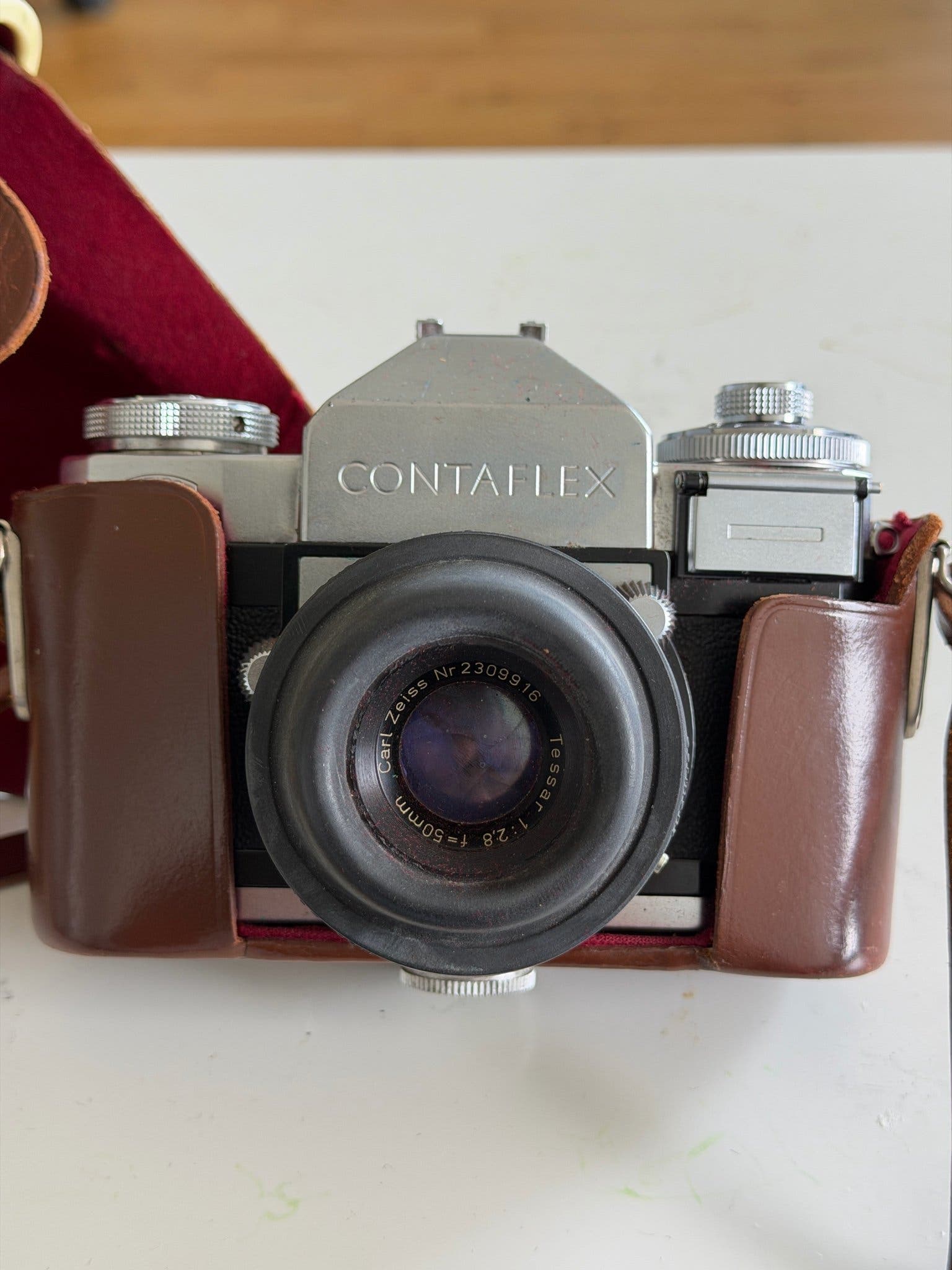 Zeiss Ikon Contaflex 35mm SLR Camera with Carl Zeiss Tessar 50mm f/2.8 Lens