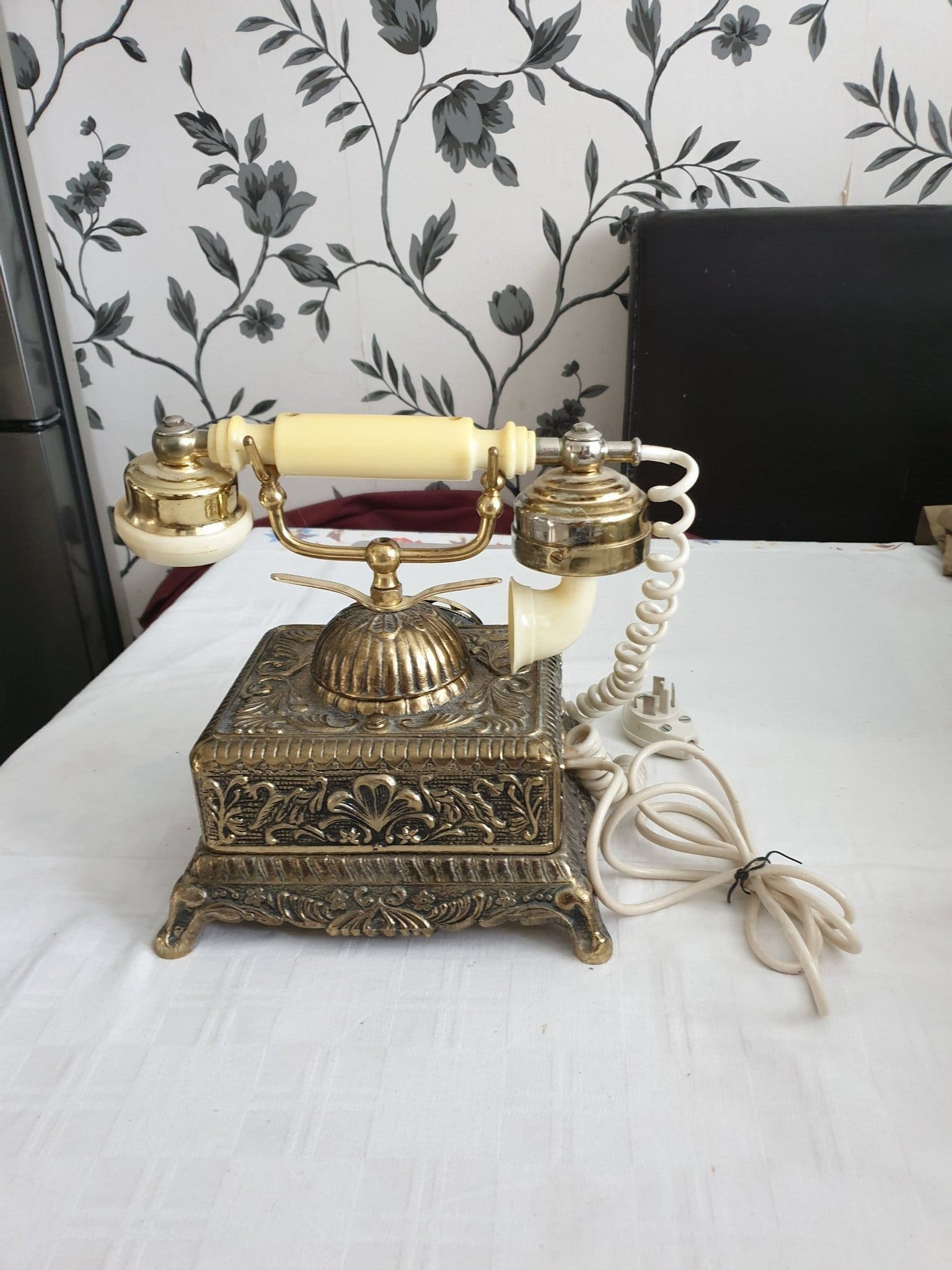 Retro, vintage telefon med fingerskiva