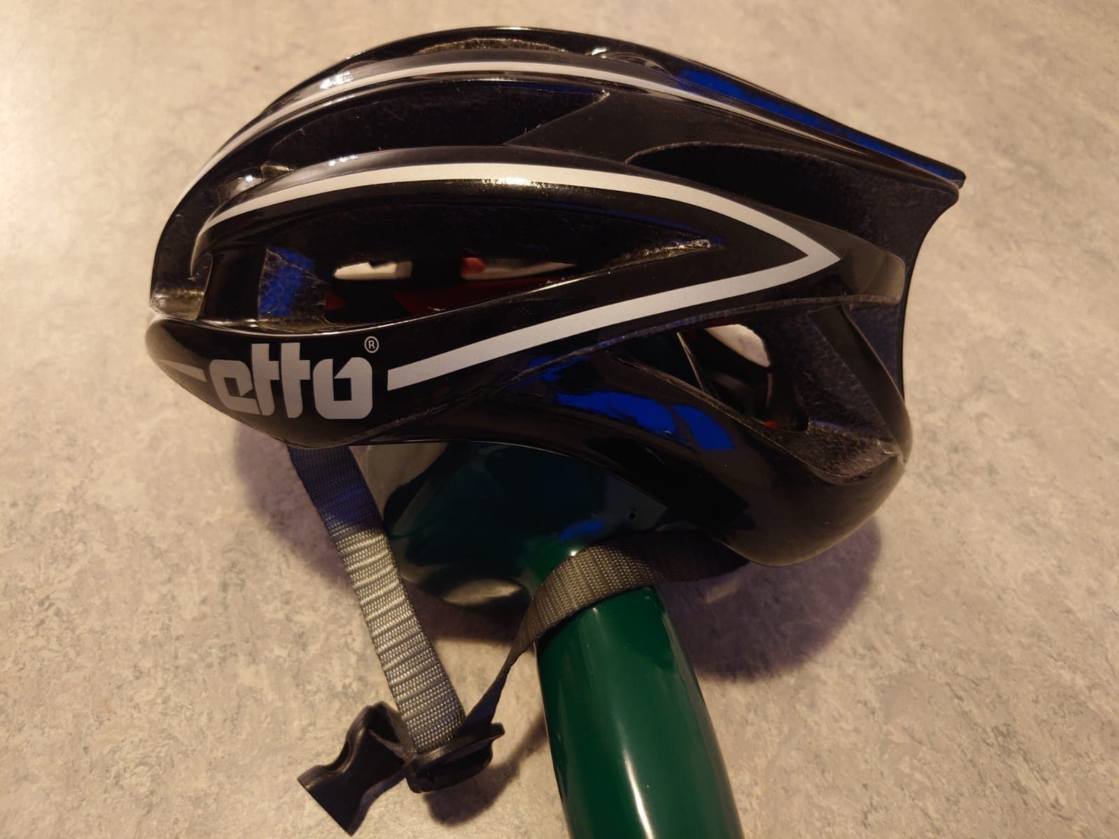 Cykelhjälm + cykelryggsäck – cykelpaket