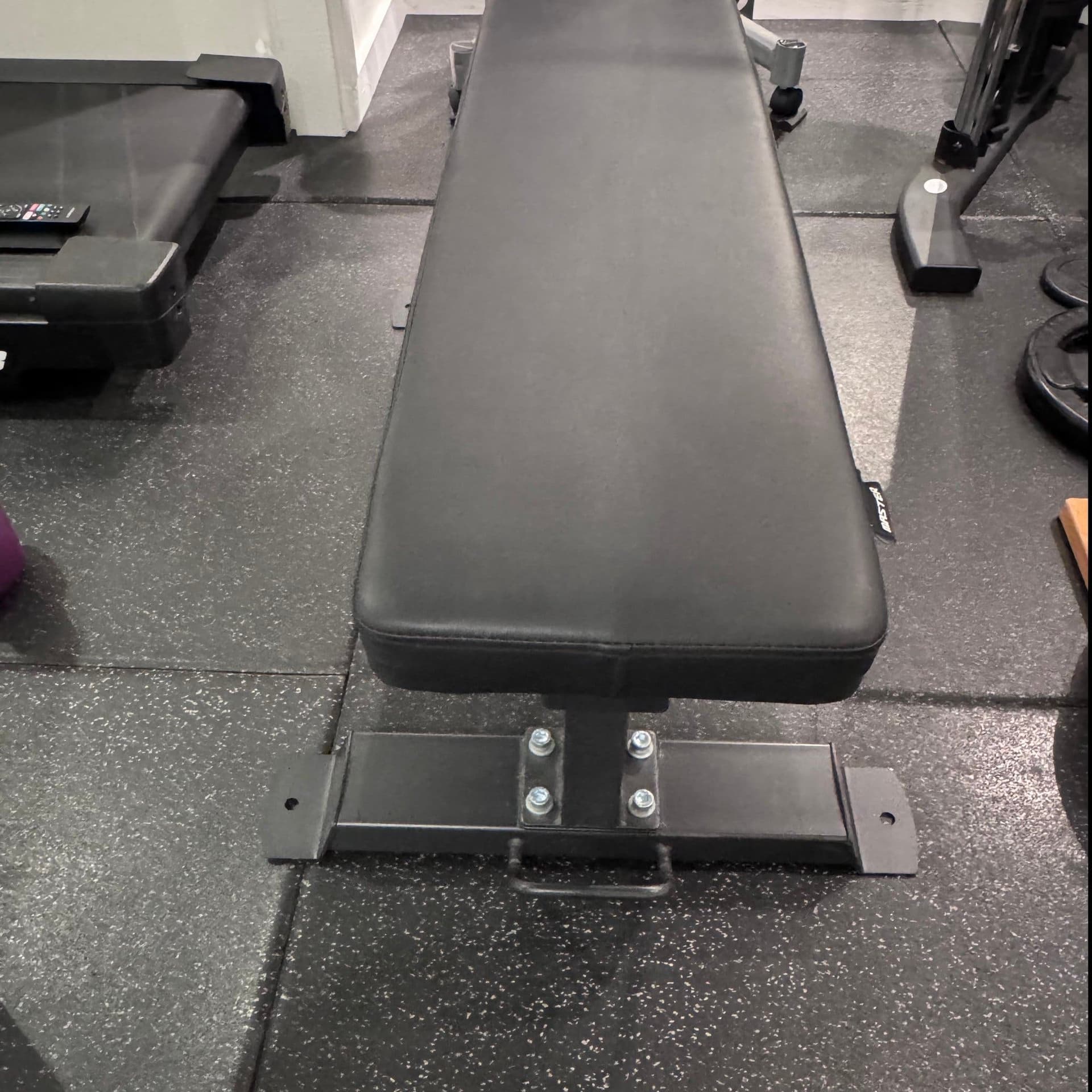 Master Fitness Flat Bench Guld II – Träningsbänk