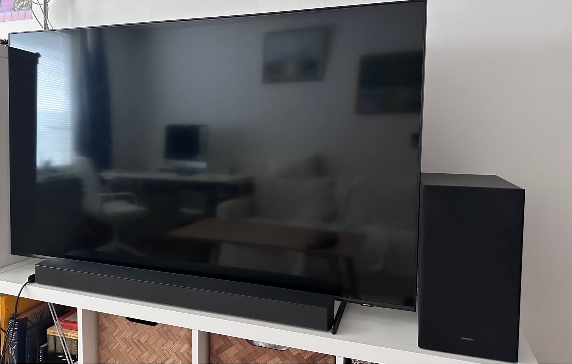 Samsung 55" QLED 4K Smart-TV + Kraftfull Soundbar & Subwoofer