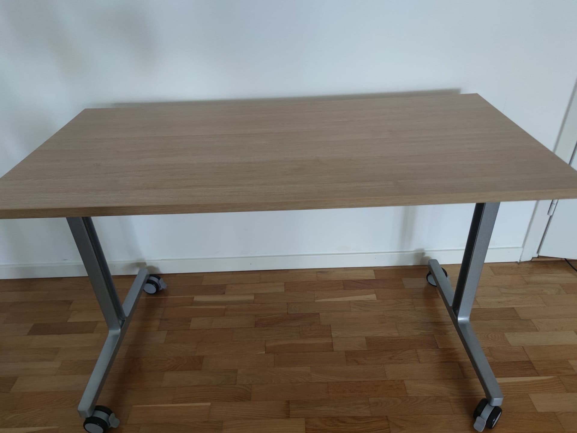 RBM fällbart bord med hjul