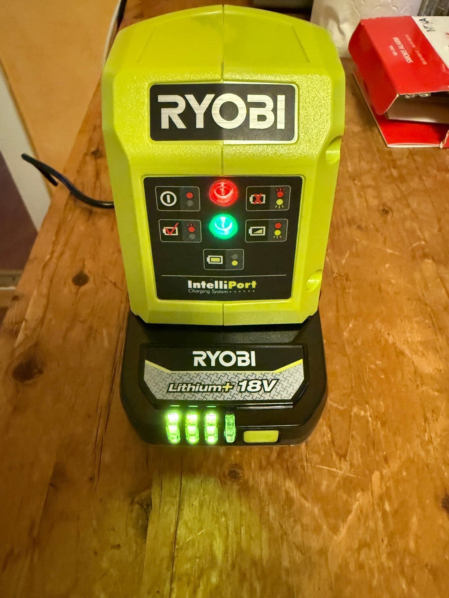 RYOBI One + 18V 36Wh batteri Lithium 2,0 Ah och One + laddare