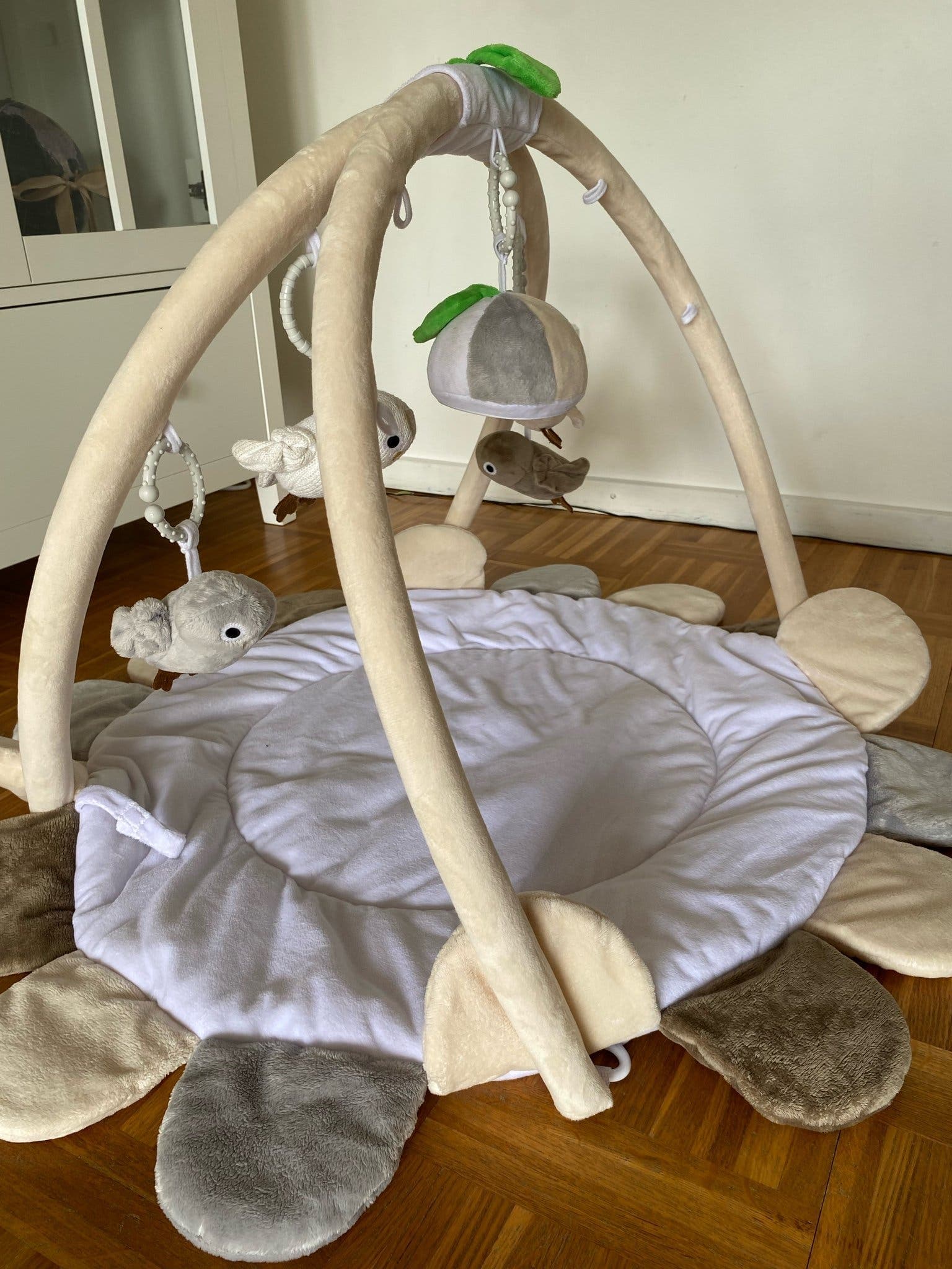 Babygym med leksaker