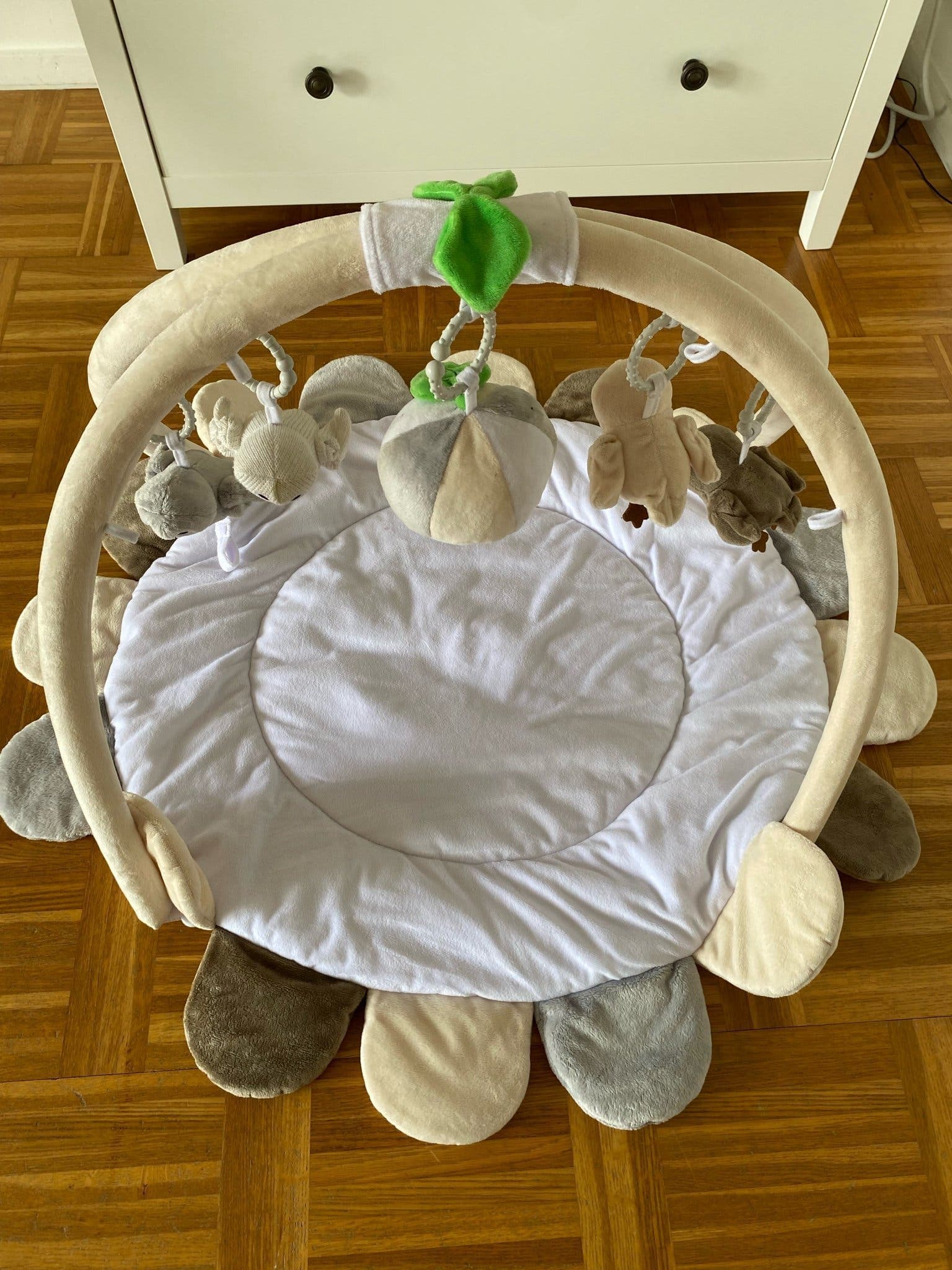 Babygym med leksaker