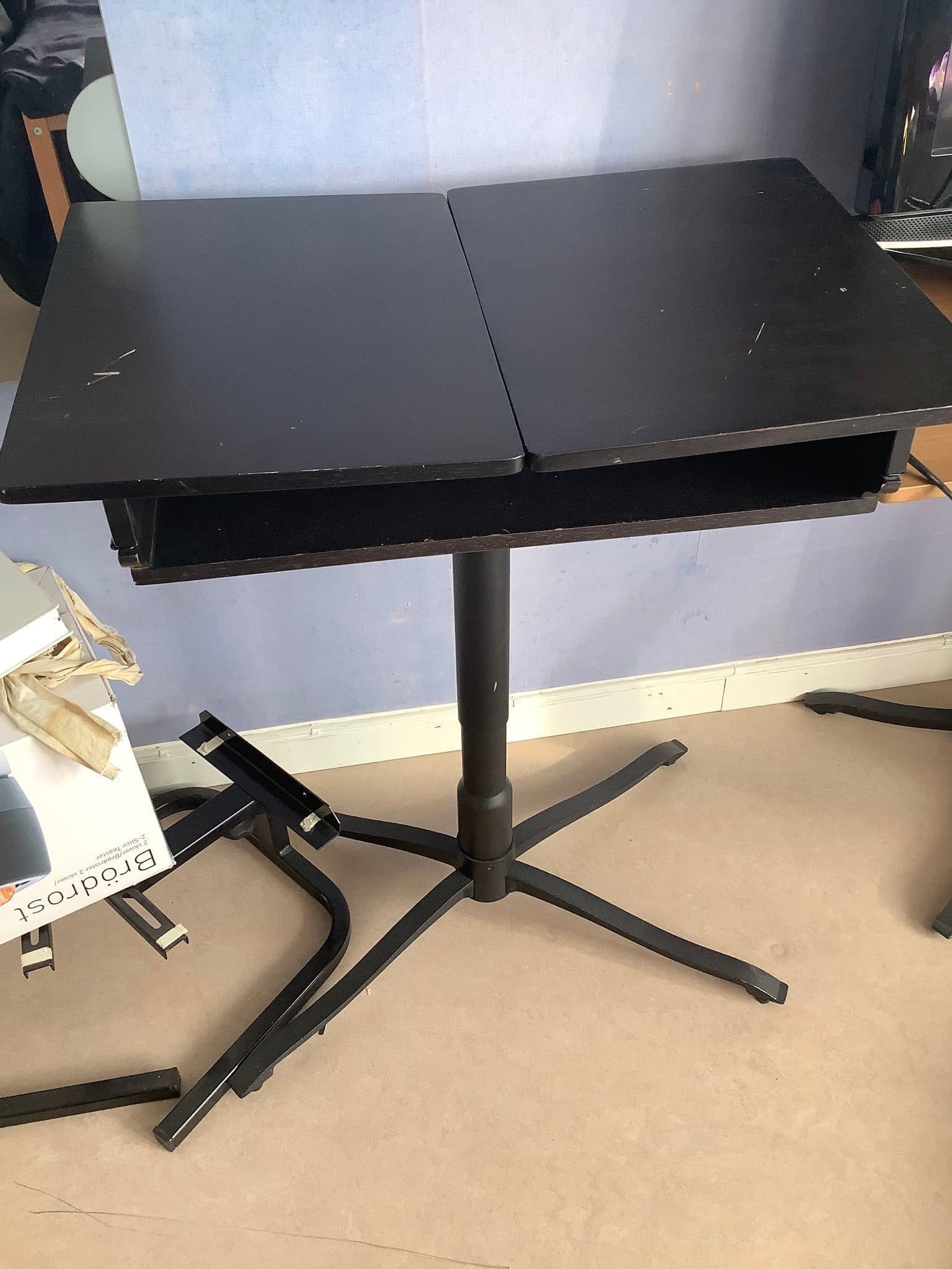 Svart Höj- och sänkbart bord , nyskick