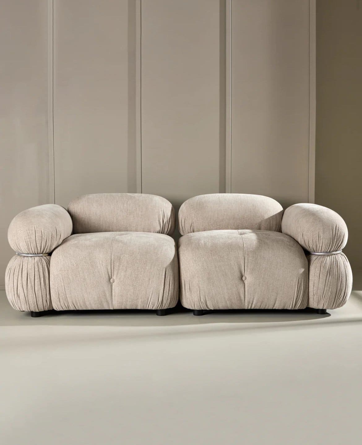 Elegant 2- Sitsig soffa med pall ”MIKA”