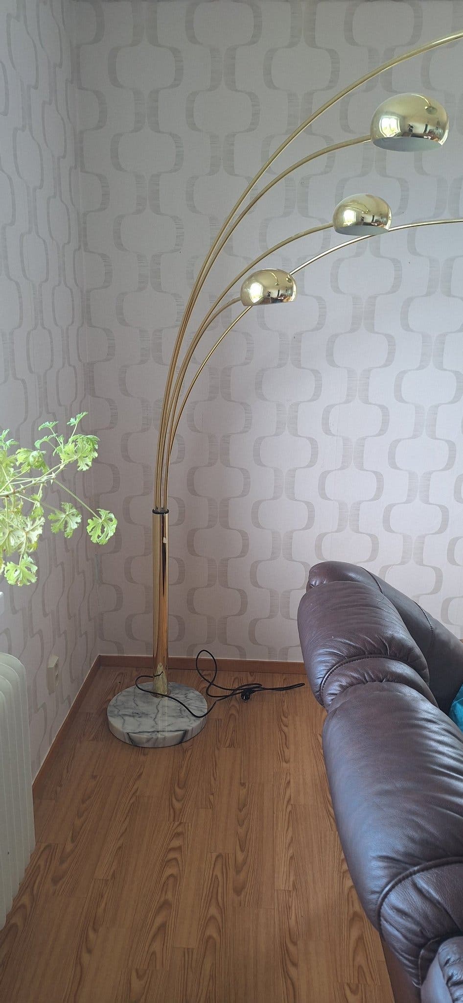 Golvlampa med fem ljuskällor