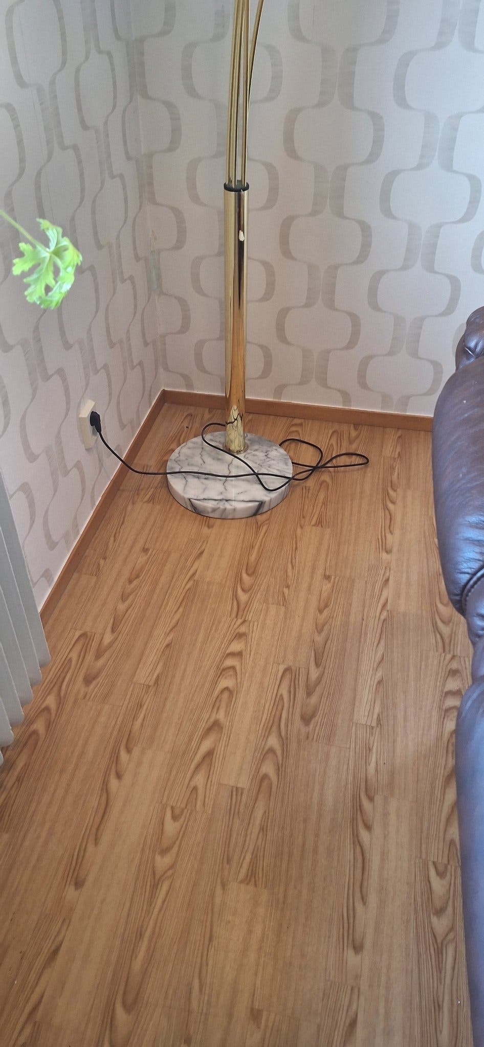 Golvlampa med fem ljuskällor