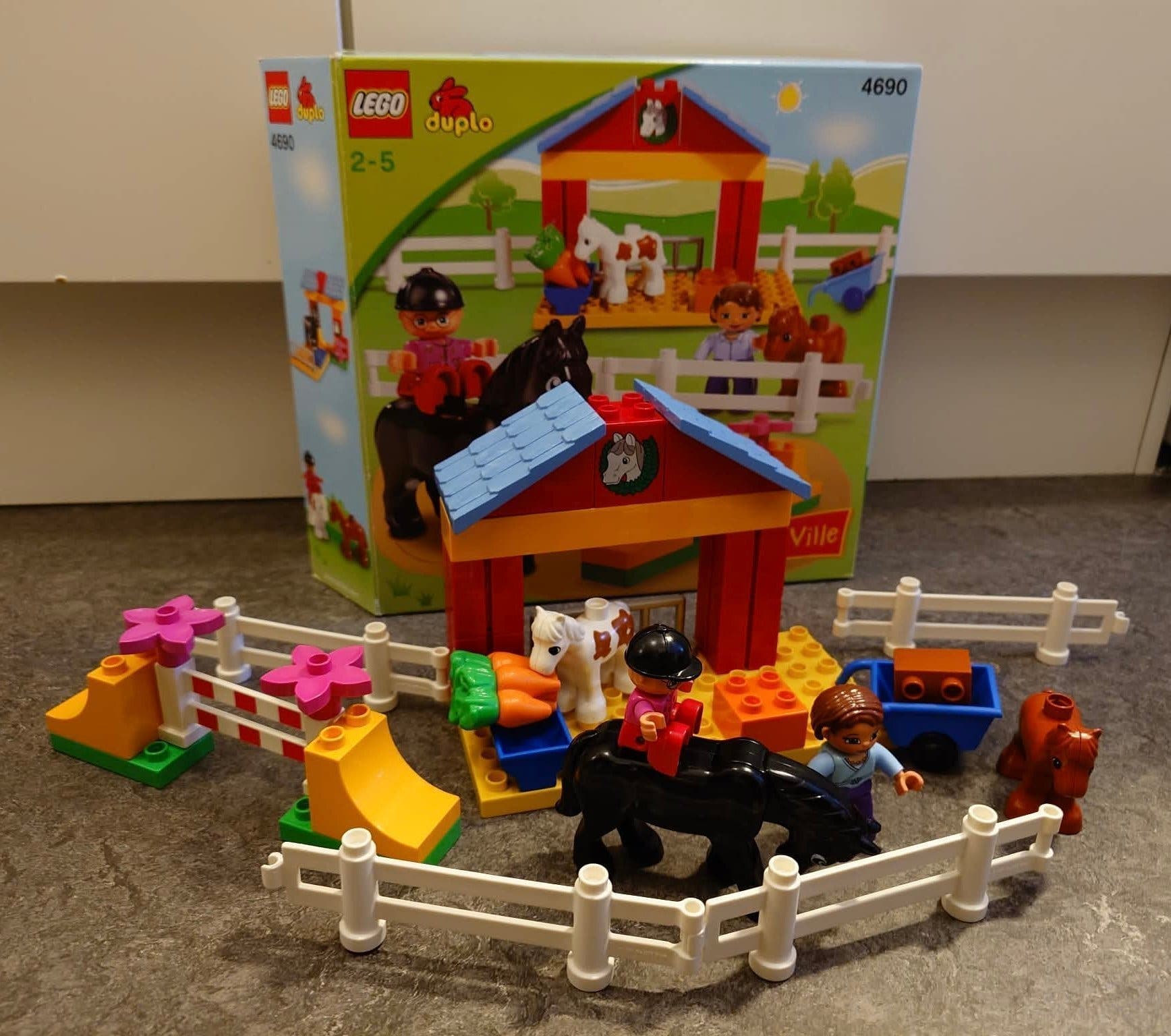 LEGO Duplo 4690 Häststall med figurer och tillbehör