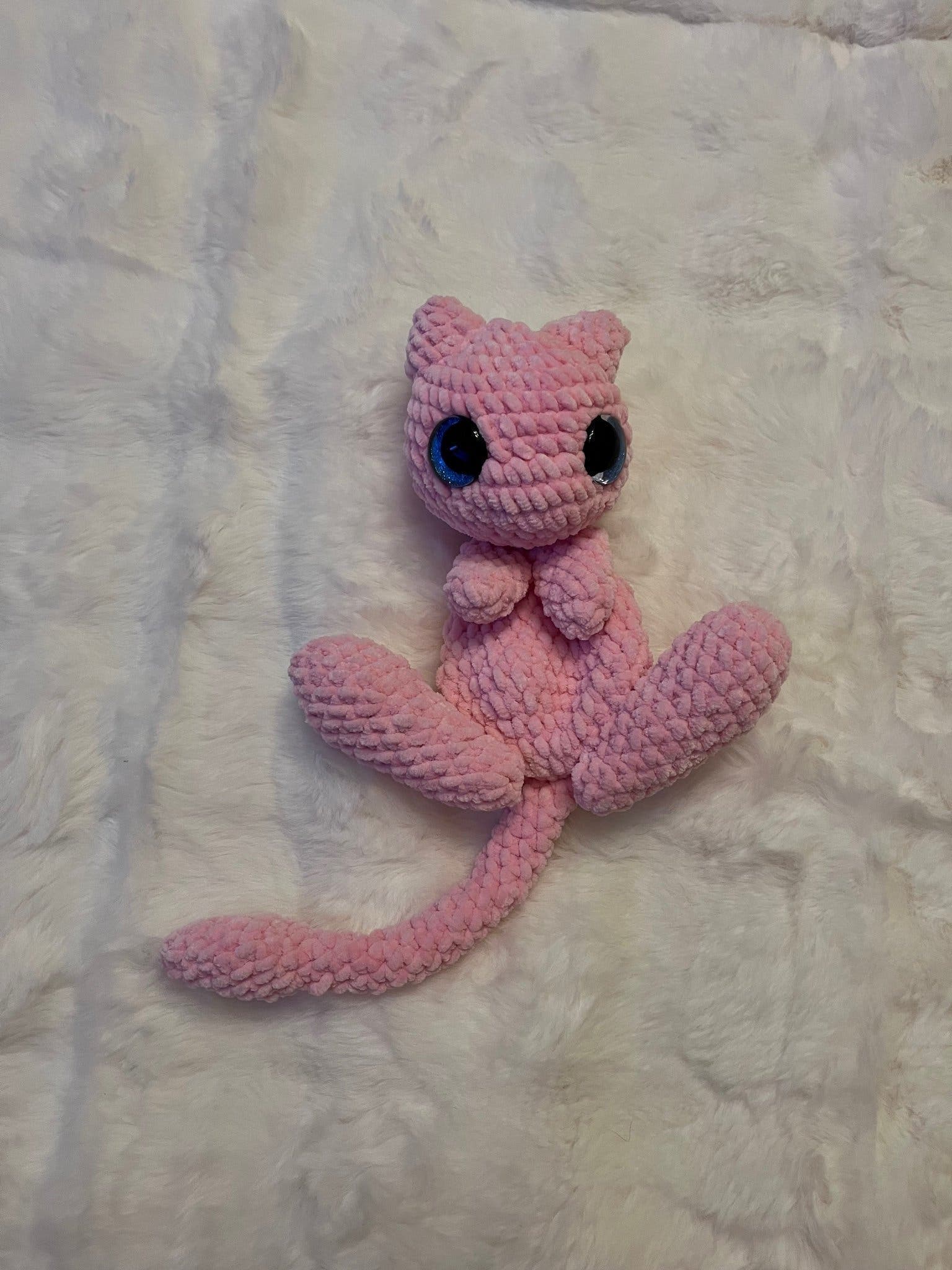 Rosa Virkad Mew Pokémon