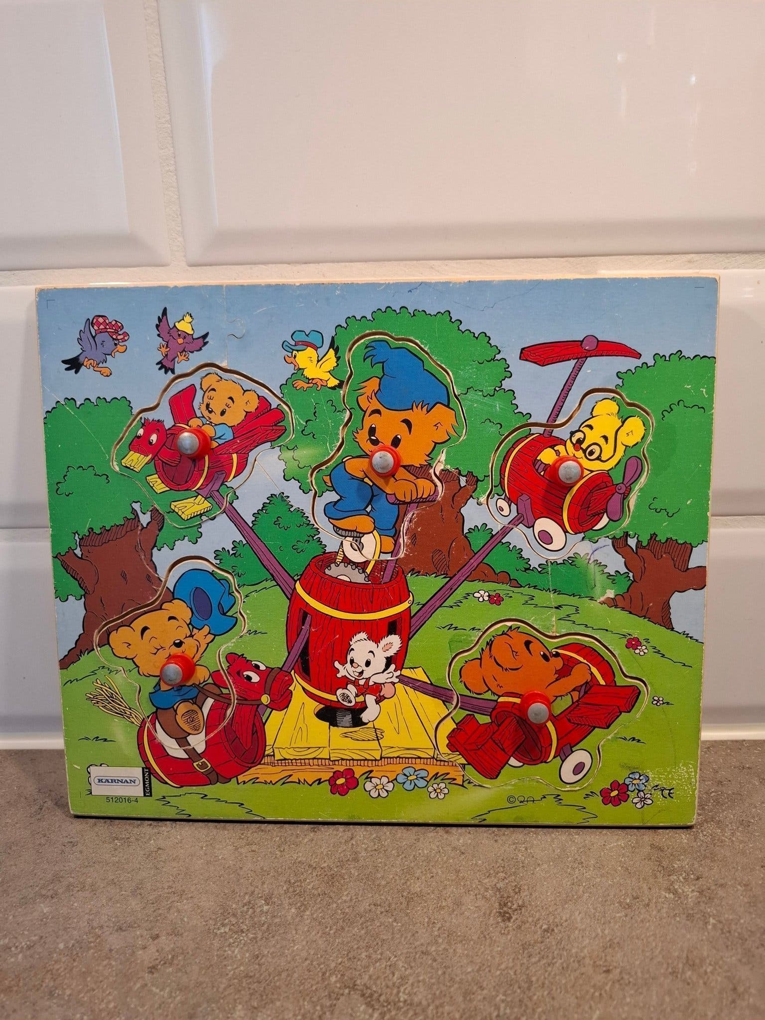 BAMSE knopppussel i trä