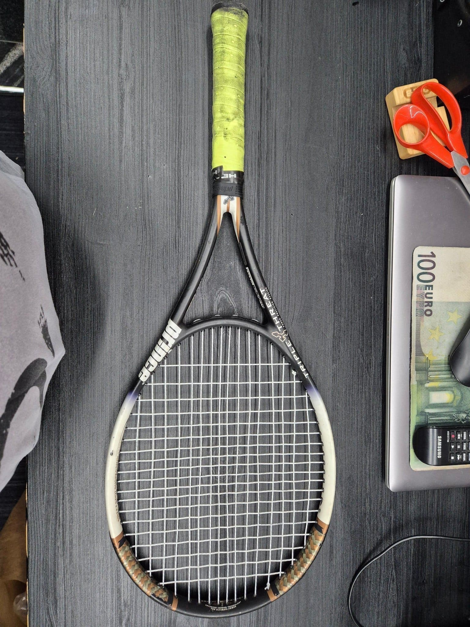 Prince Triple Threat Graphite 900 – tennisracket med kraft och kontroll