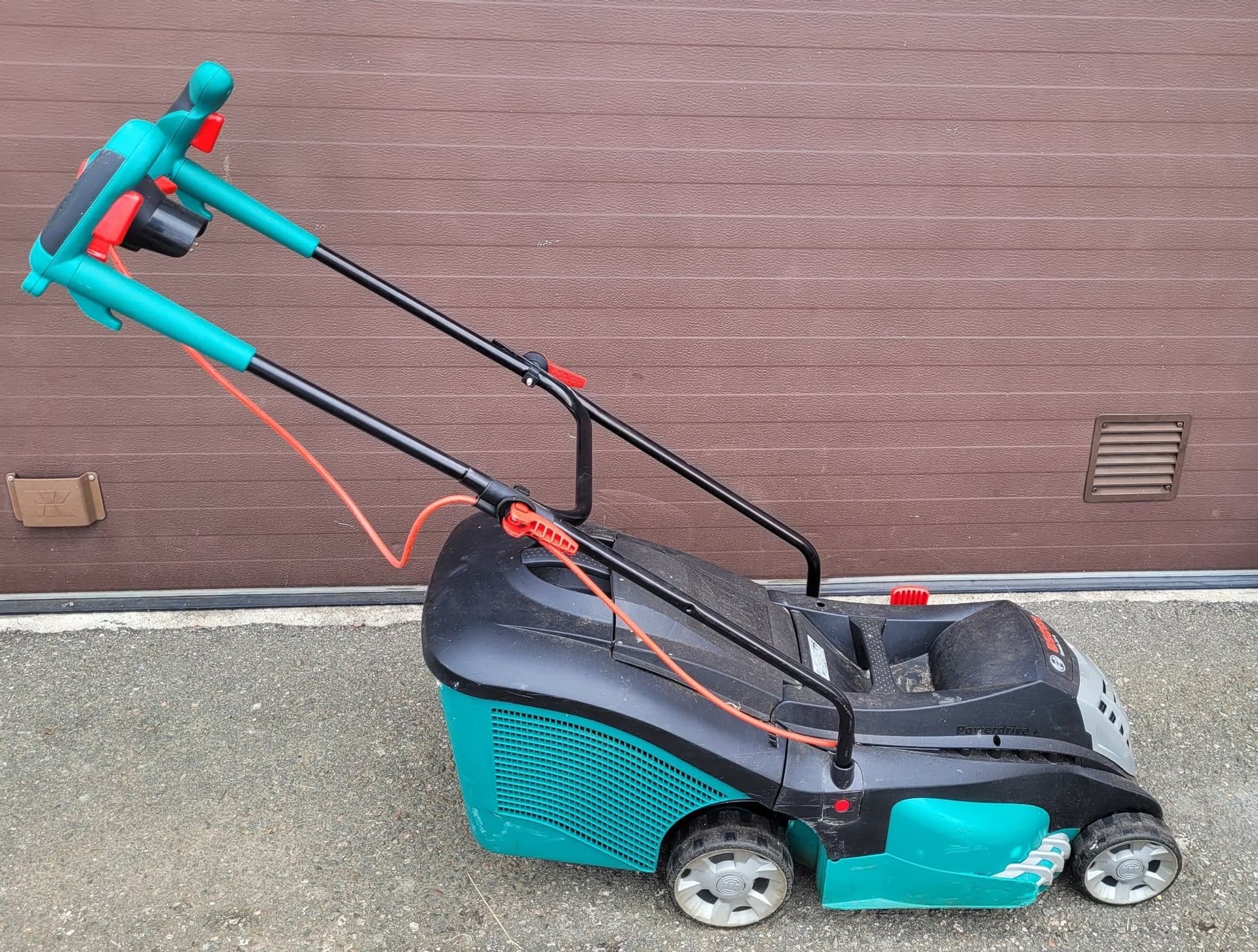 Bosch Rotak 37 S Gräsklippare