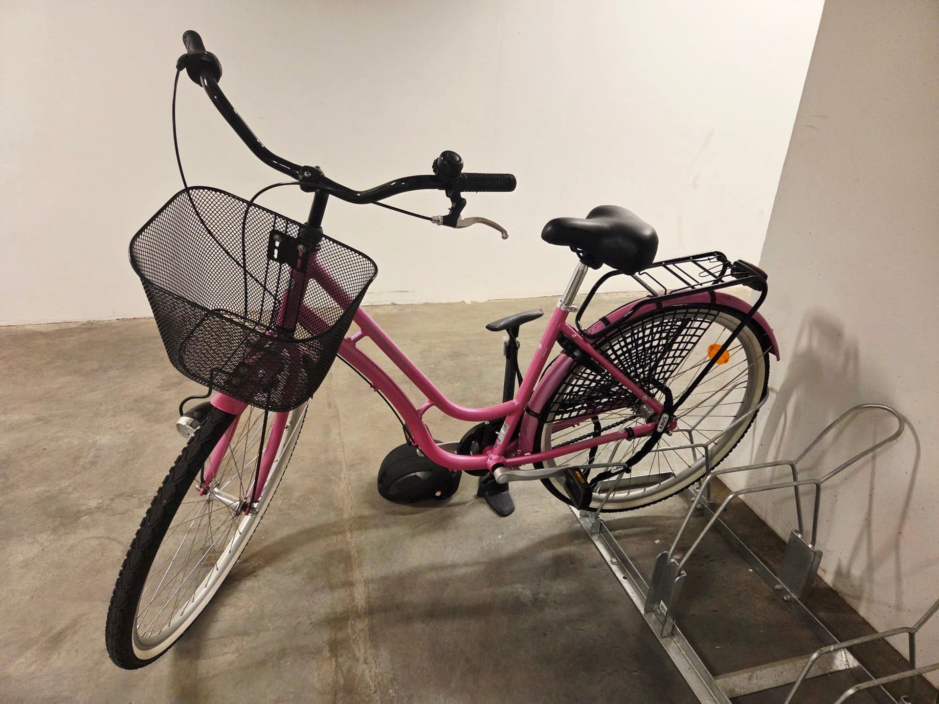 Svedala Aspenäs damcykel 28" med flera tillbehör NYSKICK!