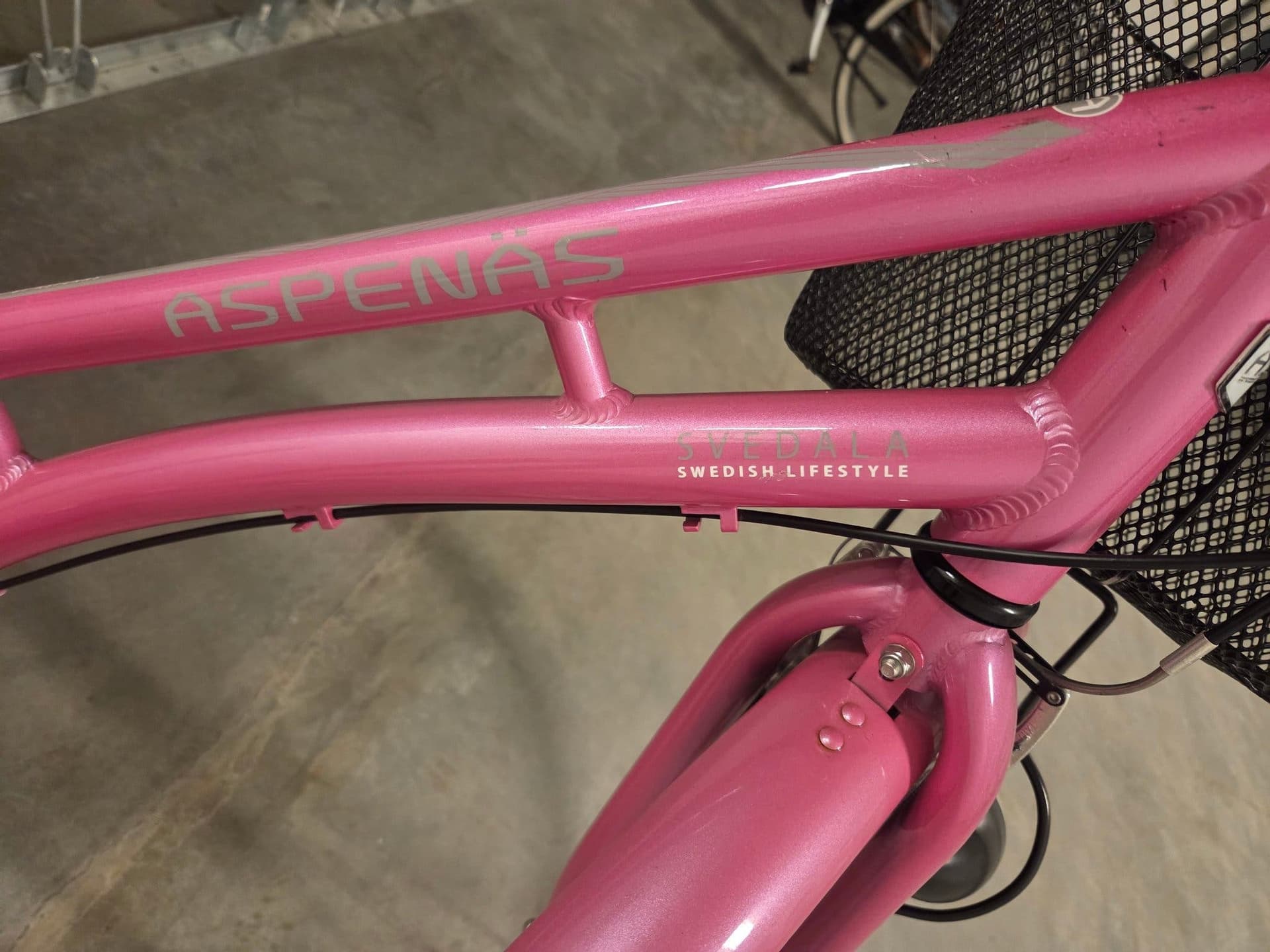 Svedala Aspenäs damcykel 28" med flera tillbehör NYSKICK!