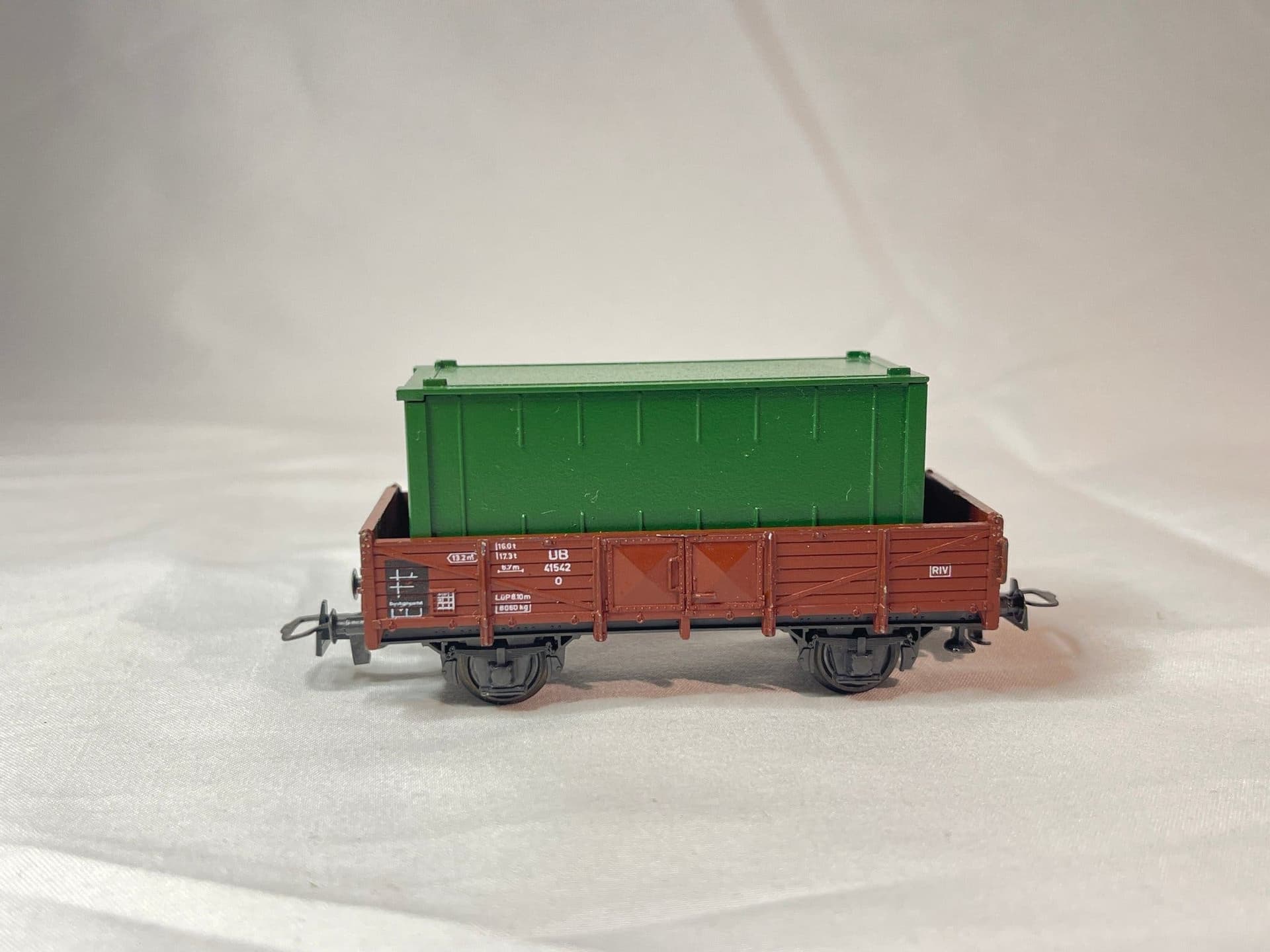 Roco Flakvagn med Container tex militär