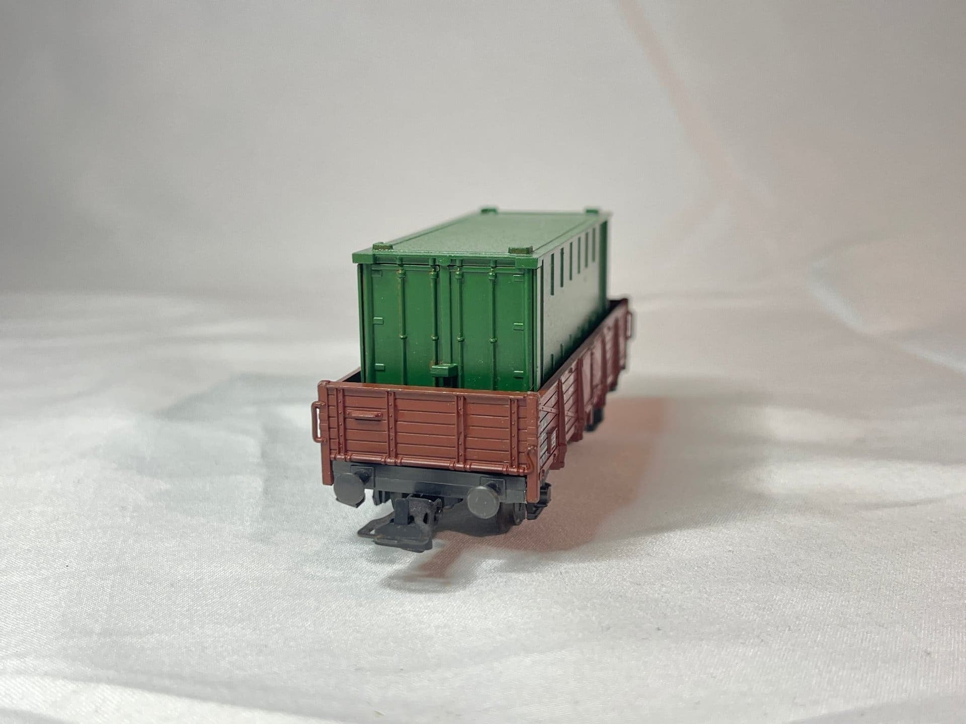 Roco Flakvagn med Container tex militär